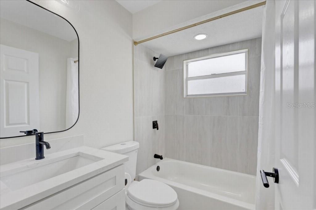 For Sale: $399,900 (3 beds, 2 baths, 1895 Square Feet)