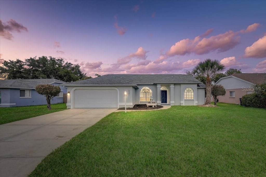 For Sale: $399,900 (3 beds, 2 baths, 1895 Square Feet)