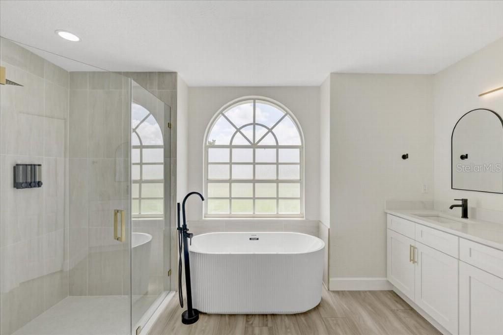 For Sale: $399,900 (3 beds, 2 baths, 1895 Square Feet)