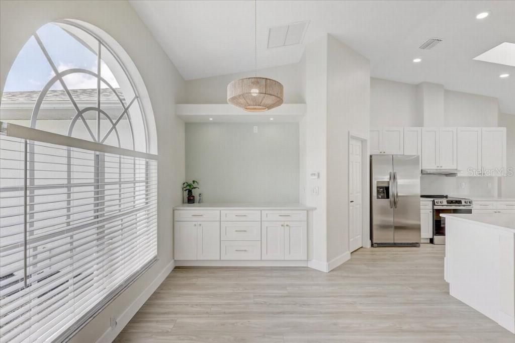 For Sale: $399,900 (3 beds, 2 baths, 1895 Square Feet)