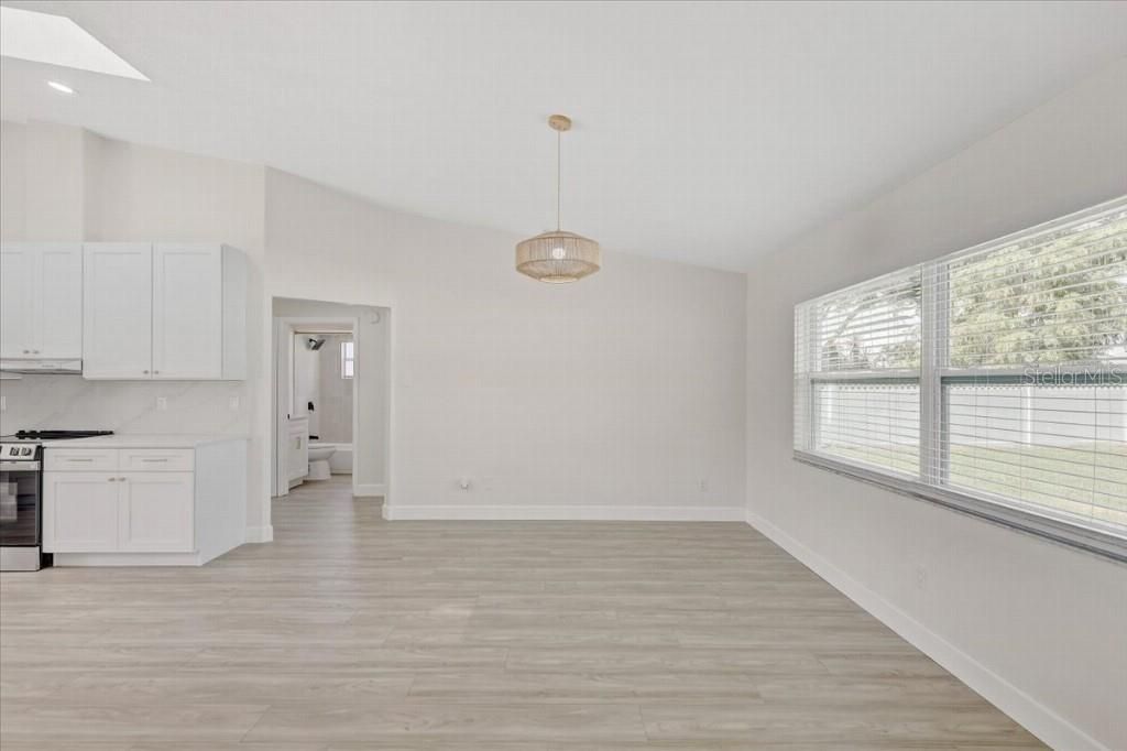For Sale: $399,900 (3 beds, 2 baths, 1895 Square Feet)