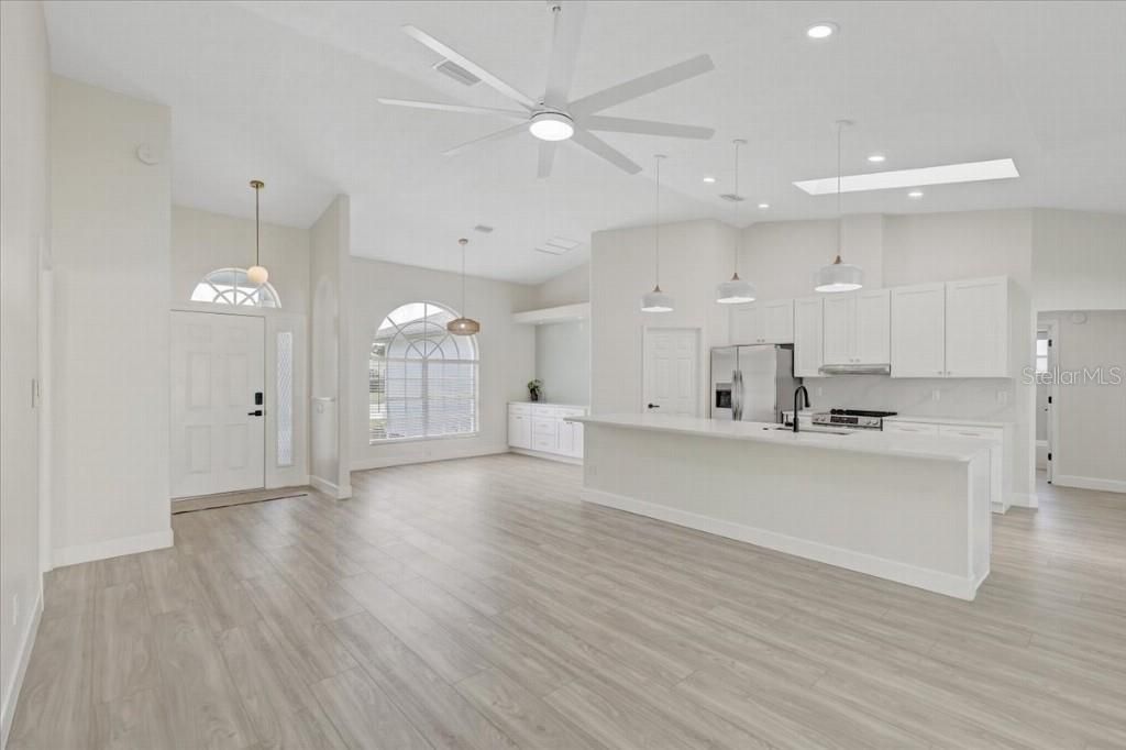 For Sale: $399,900 (3 beds, 2 baths, 1895 Square Feet)