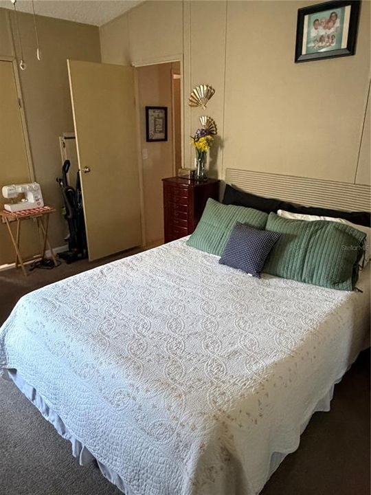 For Sale: $179,900 (2 beds, 2 baths, 1066 Square Feet)
