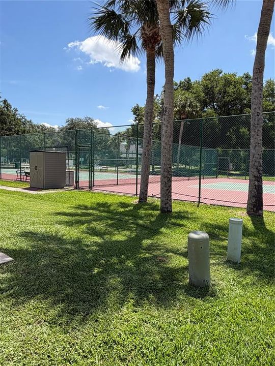 For Sale: $179,900 (2 beds, 2 baths, 1066 Square Feet)