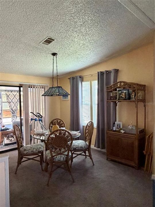 For Sale: $179,900 (2 beds, 2 baths, 1066 Square Feet)