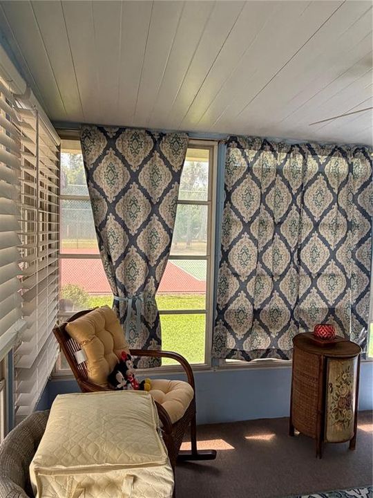 For Sale: $179,900 (2 beds, 2 baths, 1066 Square Feet)