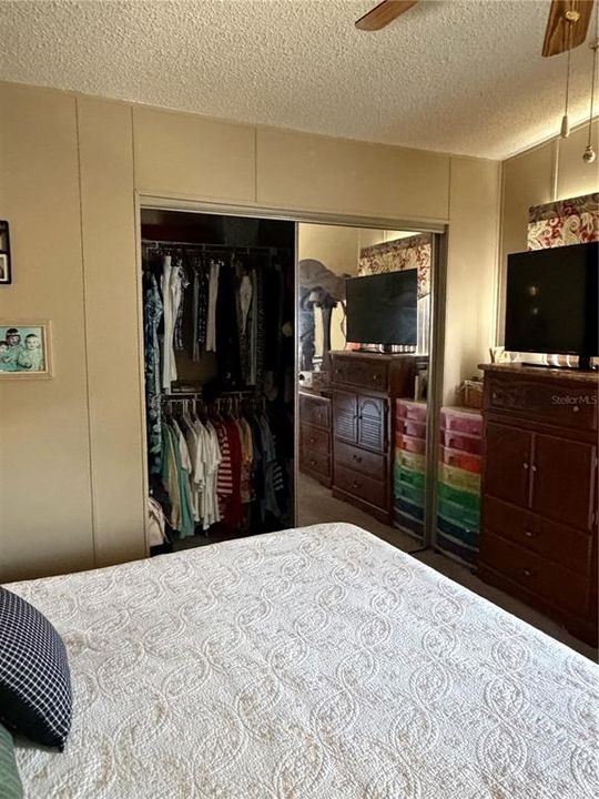 For Sale: $179,900 (2 beds, 2 baths, 1066 Square Feet)