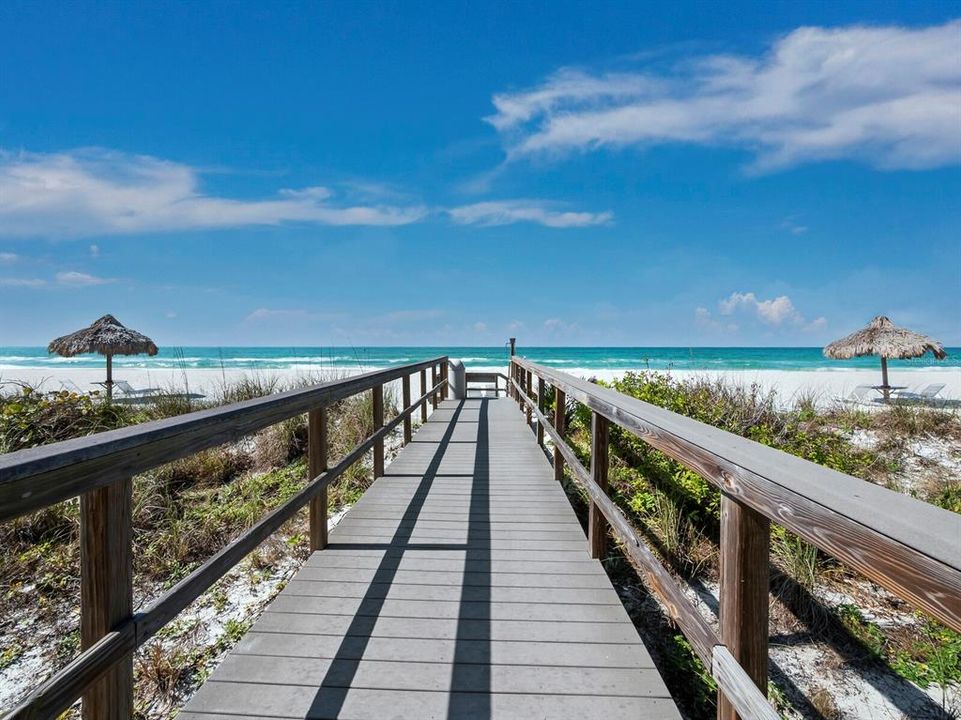 На продажу: $2,700,900 (3 спален, 3 ванн, 2780 Квадратных фут)