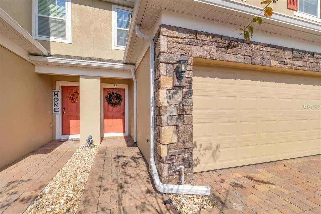 For Rent: $2,400 (4 beds, 2 baths, 1926 Square Feet)