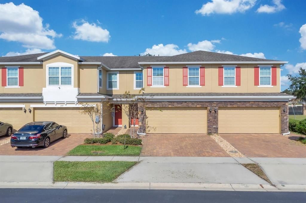 For Rent: $2,400 (4 beds, 2 baths, 1926 Square Feet)