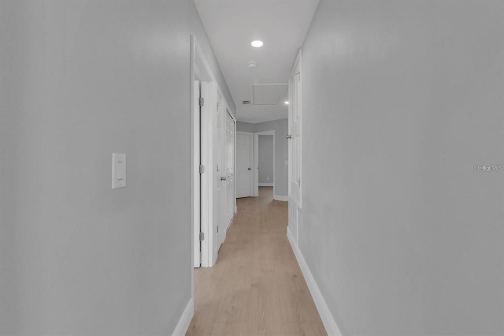 For Rent: $2,400 (4 beds, 2 baths, 1926 Square Feet)