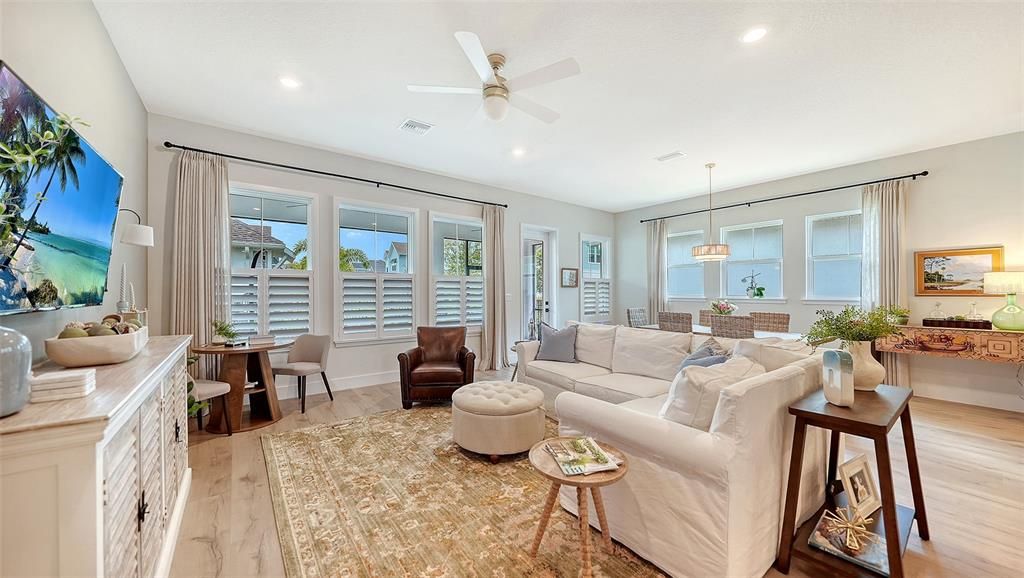 Active With Contract: $819,900 (3 beds, 2 baths, 2284 Square Feet)