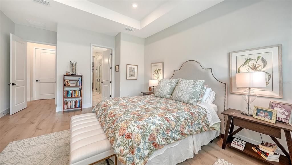 Active With Contract: $819,900 (3 beds, 2 baths, 2284 Square Feet)