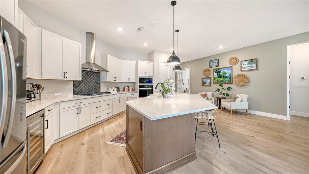 Active With Contract: $819,900 (3 beds, 2 baths, 2284 Square Feet)
