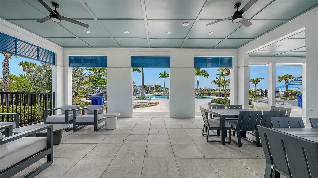 Active With Contract: $819,900 (3 beds, 2 baths, 2284 Square Feet)