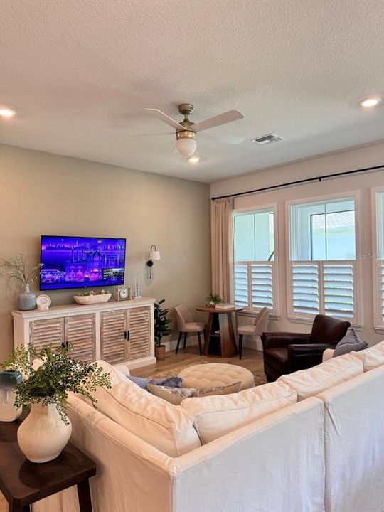 For Sale: $839,000 (3 beds, 2 baths, 2284 Square Feet)