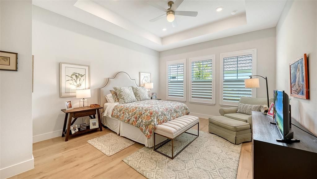 Active With Contract: $819,900 (3 beds, 2 baths, 2284 Square Feet)