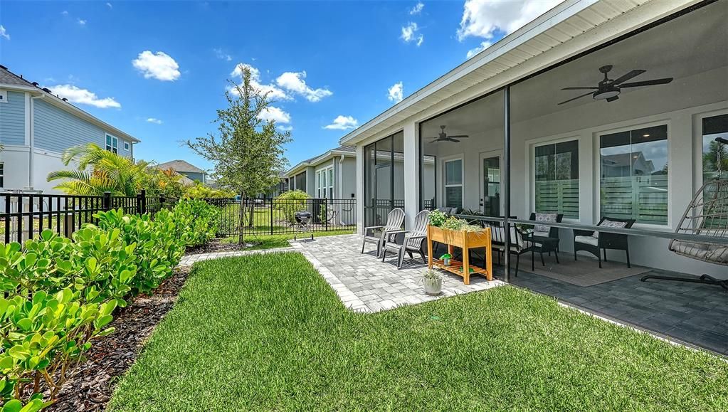 Active With Contract: $819,900 (3 beds, 2 baths, 2284 Square Feet)