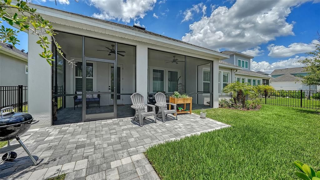 Active With Contract: $819,900 (3 beds, 2 baths, 2284 Square Feet)