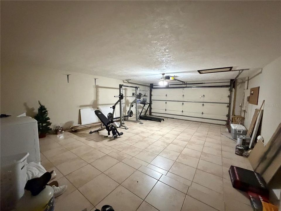 For Sale: $320,000 (2 beds, 2 baths, 2005 Square Feet)