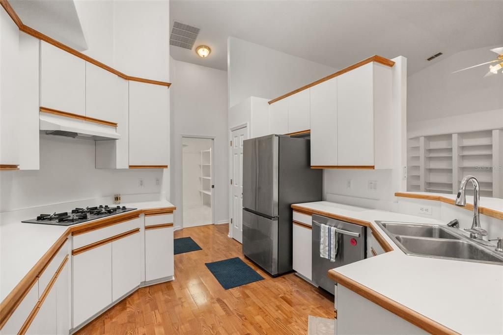 For Sale: $450,000 (4 beds, 2 baths, 2210 Square Feet)