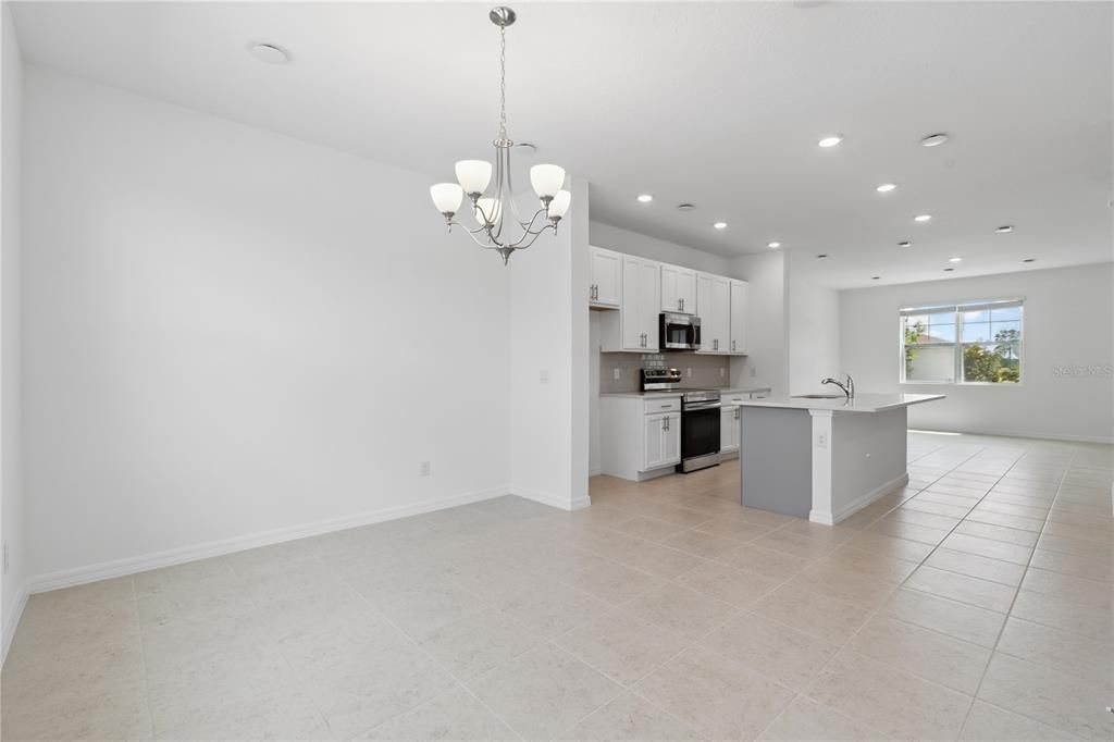 For Rent: $2,700 (3 beds, 2 baths, 1584 Square Feet)