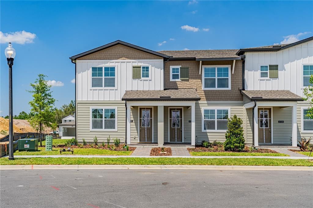 For Rent: $2,700 (3 beds, 2 baths, 1584 Square Feet)