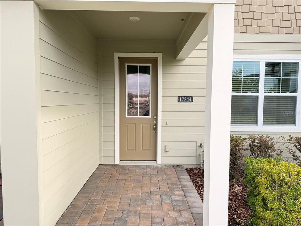 For Rent: $2,700 (3 beds, 2 baths, 1584 Square Feet)