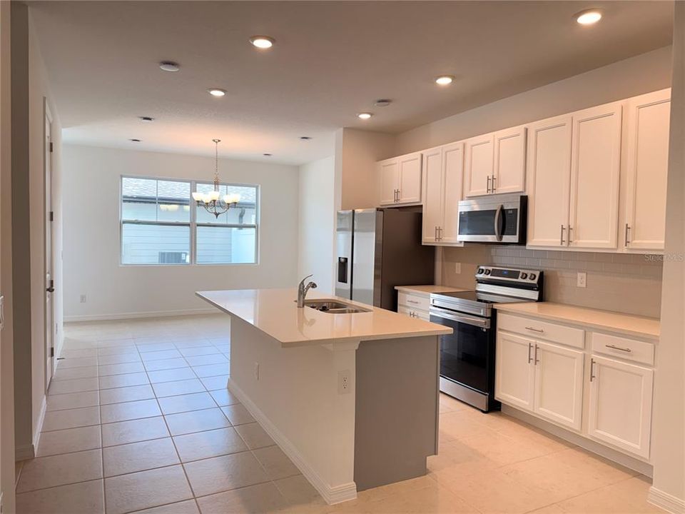 For Rent: $2,700 (3 beds, 2 baths, 1584 Square Feet)