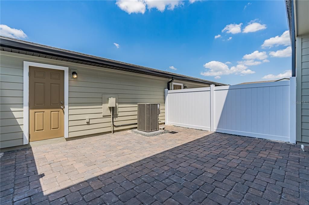 For Rent: $2,700 (3 beds, 2 baths, 1584 Square Feet)