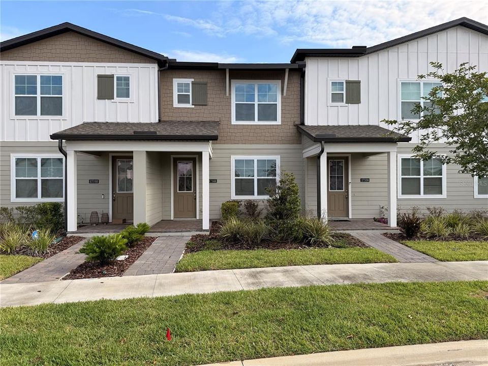 For Rent: $2,700 (3 beds, 2 baths, 1584 Square Feet)
