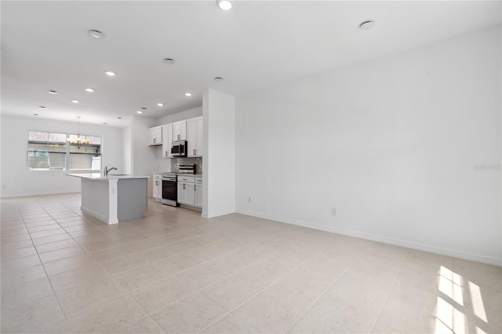 For Rent: $2,700 (3 beds, 2 baths, 1584 Square Feet)