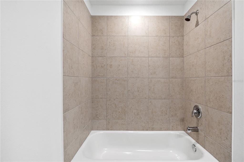 For Rent: $2,700 (3 beds, 2 baths, 1584 Square Feet)