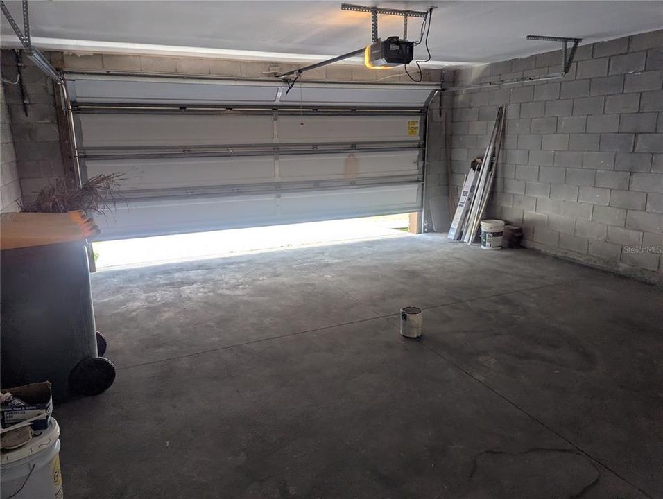 For Rent: $2,500 (4 beds, 2 baths, 2500 Square Feet)