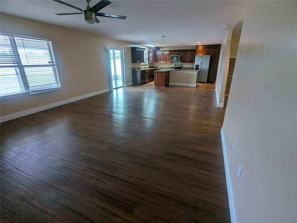 For Rent: $2,500 (4 beds, 2 baths, 2500 Square Feet)
