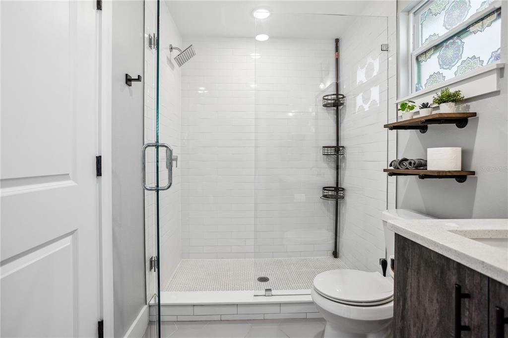 В аренду: $2,375 (0 спален, 1 ванн, 480 Квадратных фут)