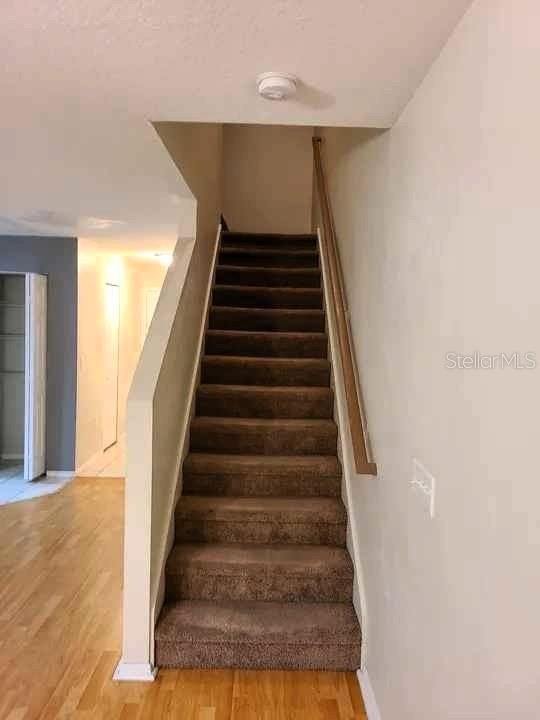 На продажу: $279,900 (2 спален, 2 ванн, 1386 Квадратных фут)