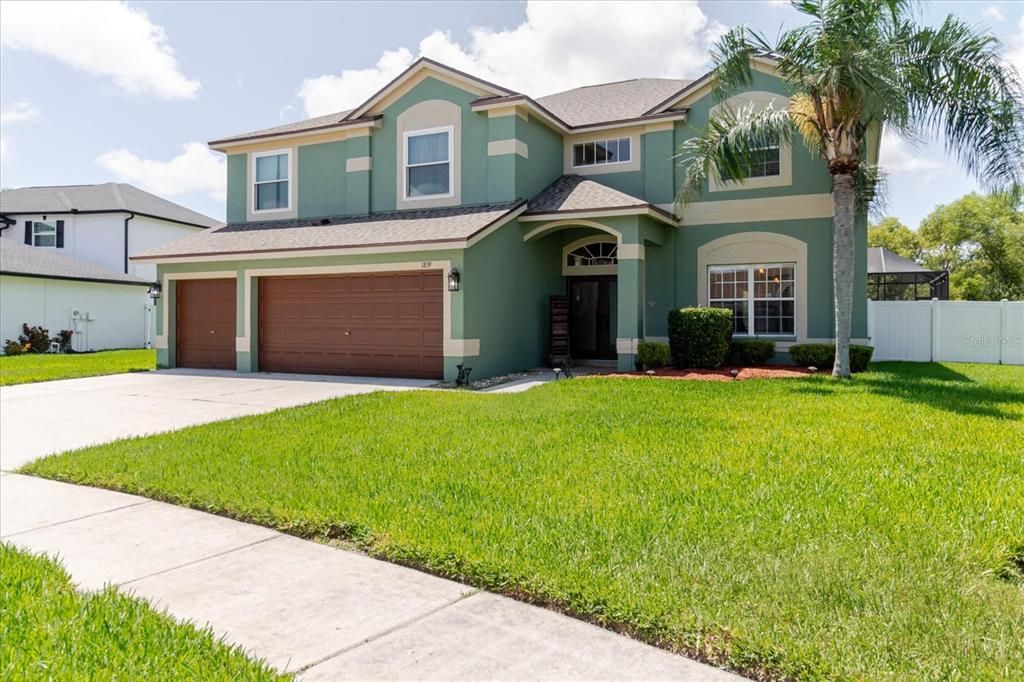 For Sale: $739,500 (4 beds, 3 baths, 3697 Square Feet)