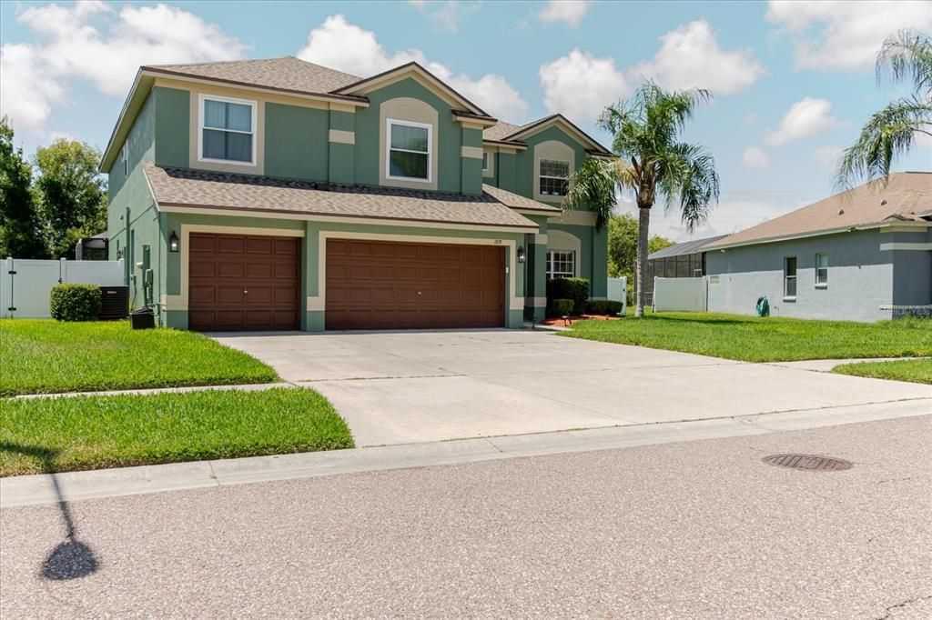 For Sale: $739,500 (4 beds, 3 baths, 3697 Square Feet)
