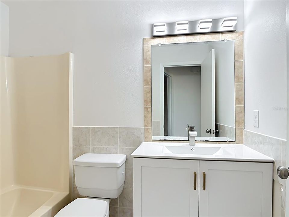 En Venta: $194,000 (2 camas, 2 baños, 968 Pies cuadrados)