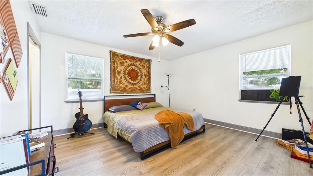 En Venta: $319,000 (2 camas, 2 baños, 1040 Pies cuadrados)
