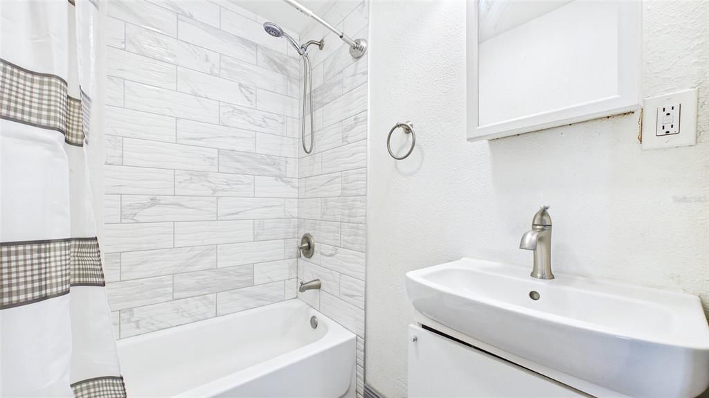 En Venta: $319,000 (2 camas, 2 baños, 1040 Pies cuadrados)