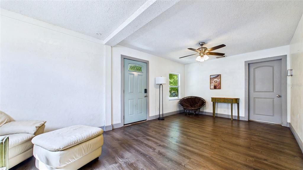 En Venta: $319,000 (2 camas, 2 baños, 1040 Pies cuadrados)