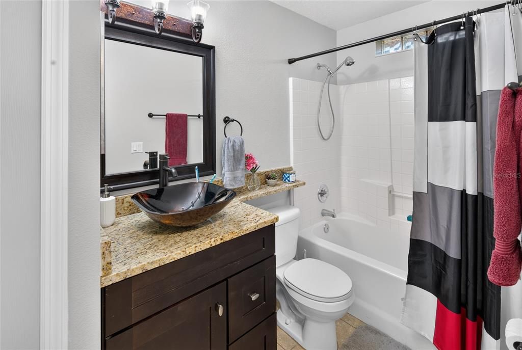 For Sale: $325,000 (3 beds, 2 baths, 1153 Square Feet)