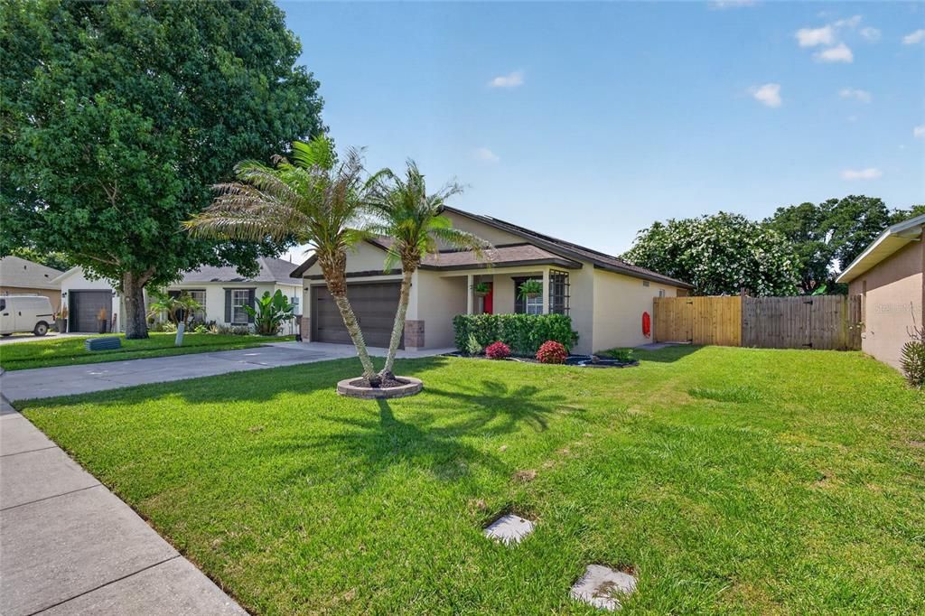 For Sale: $325,000 (3 beds, 2 baths, 1153 Square Feet)