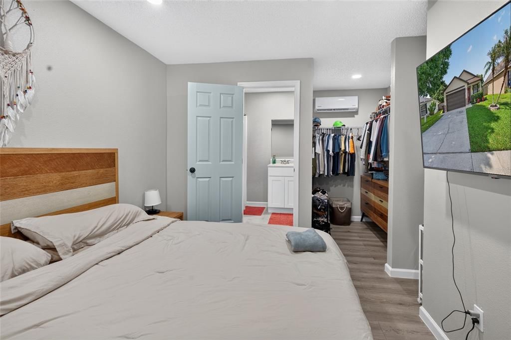 For Sale: $325,000 (3 beds, 2 baths, 1153 Square Feet)