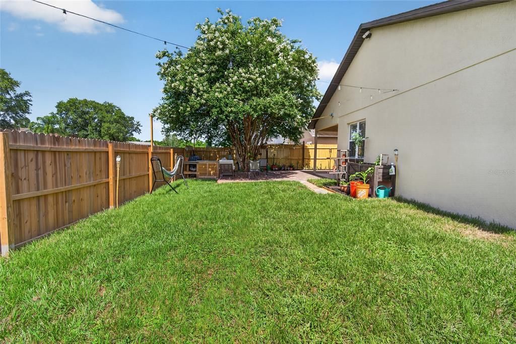 For Sale: $325,000 (3 beds, 2 baths, 1153 Square Feet)