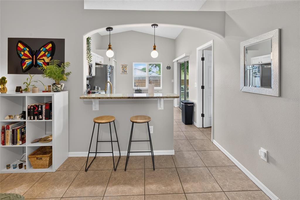 For Sale: $325,000 (3 beds, 2 baths, 1153 Square Feet)