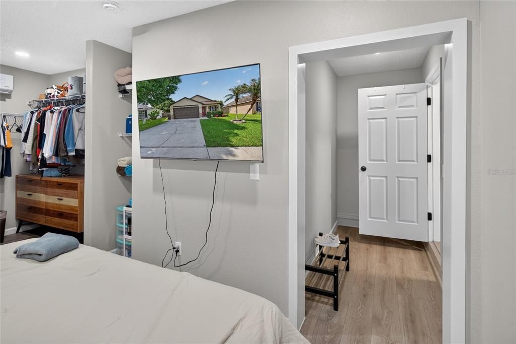For Sale: $325,000 (3 beds, 2 baths, 1153 Square Feet)