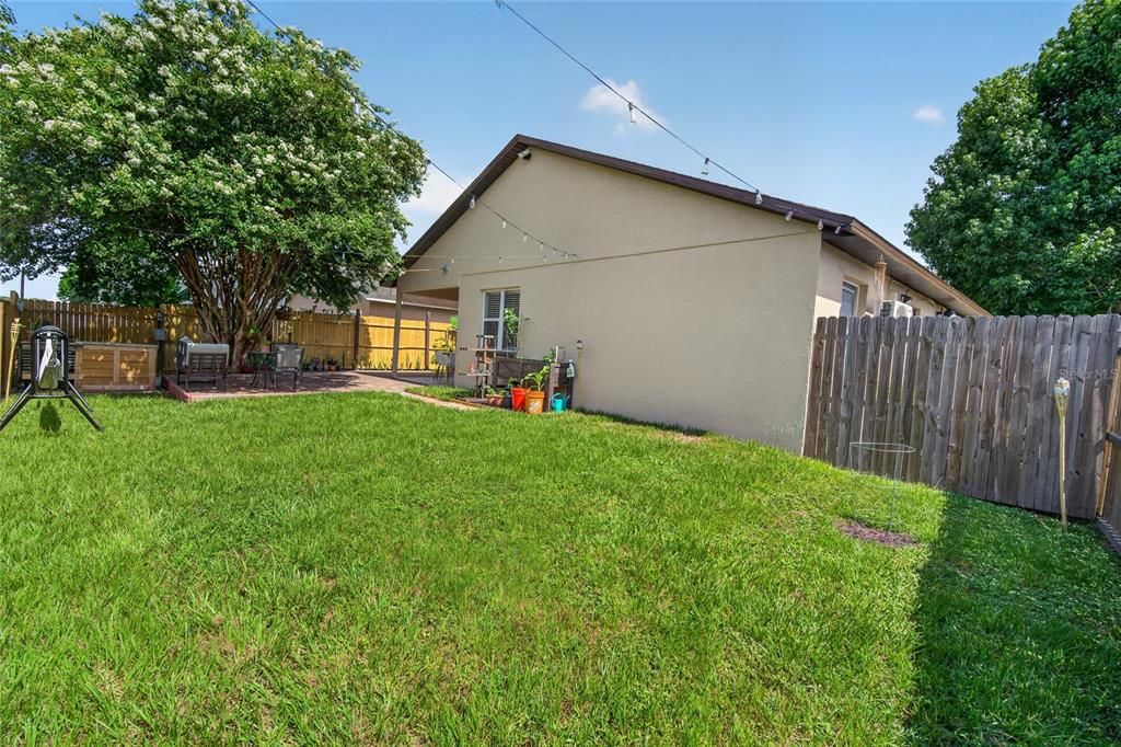 For Sale: $325,000 (3 beds, 2 baths, 1153 Square Feet)